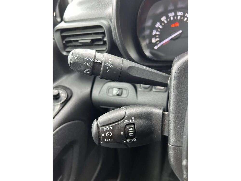 Berlingo 1.5 BlueHDi S&S 100 CH M Worker 1000 kg 3 PLACES 2021 occasion 44700 Orvault
