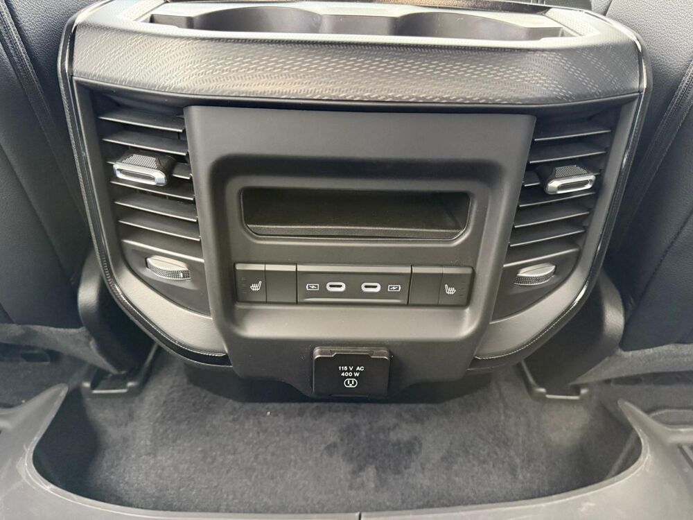 RAM 1500 CREW CAB SPORT NIGHT EDITION V8 2026 occasion 91830 Le Coudray-Montceaux