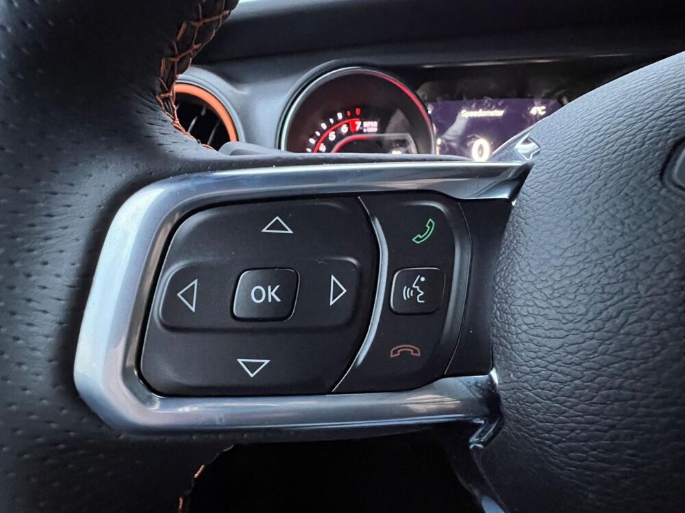 Divers Crew cab MOJAVE V6 3.6L Pentastar VVT 2021 occasion 91830 Le Coudray-Montceaux
