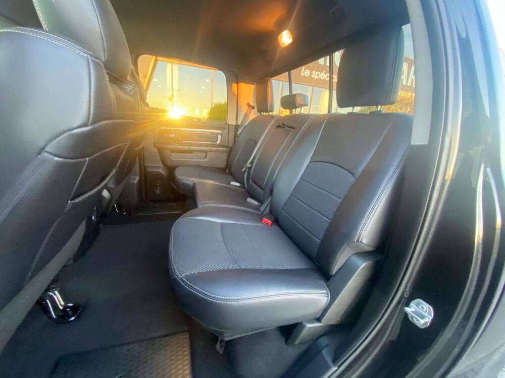 RAM 1500 CREW SPORT BLACK PACKAGE 2018 occasion 91830 Le Coudray-Montceaux