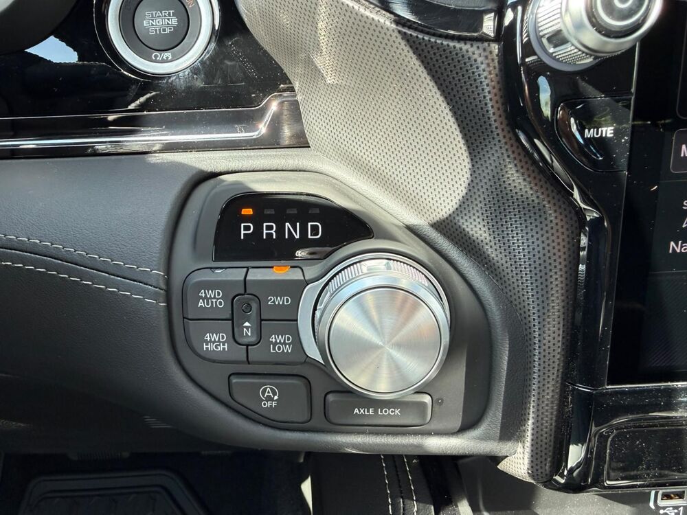 RAM 1500 CREW LIMITED NIGHT EDITION BOX HAYON MULTI V8 5,7L 2026 occasion 91830 Le Coudray-Montceaux