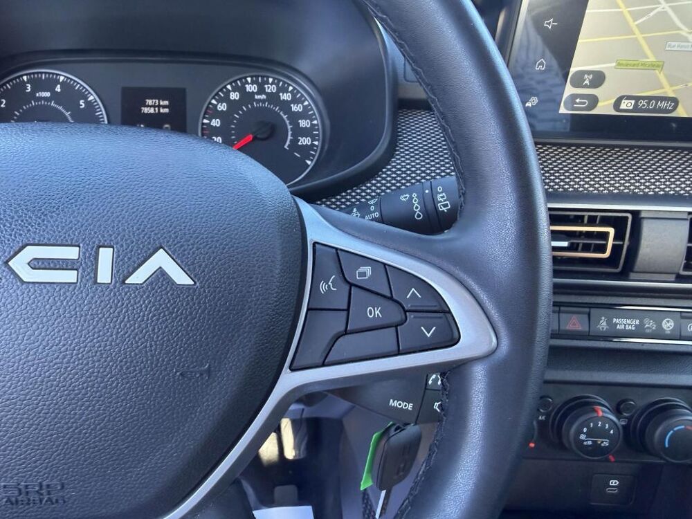 Sandero 1.0 TCe - 90 Expression gps + clim + radar AR 2024 occasion 19100 Brive-la-Gaillarde