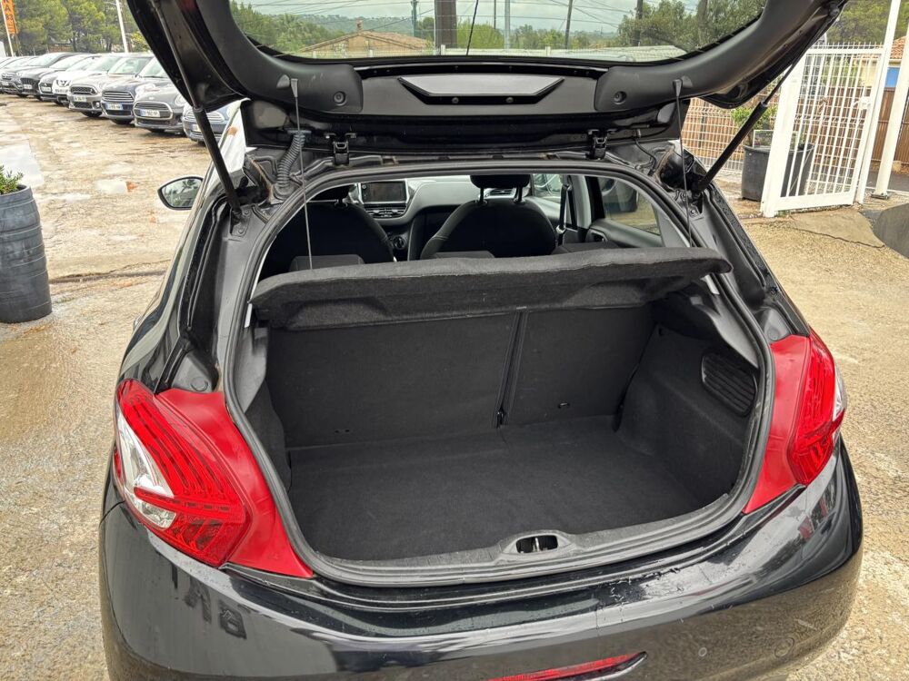 208 1.2i PureTech 12V - 82  Active 2015 occasion 83490 Le Muy