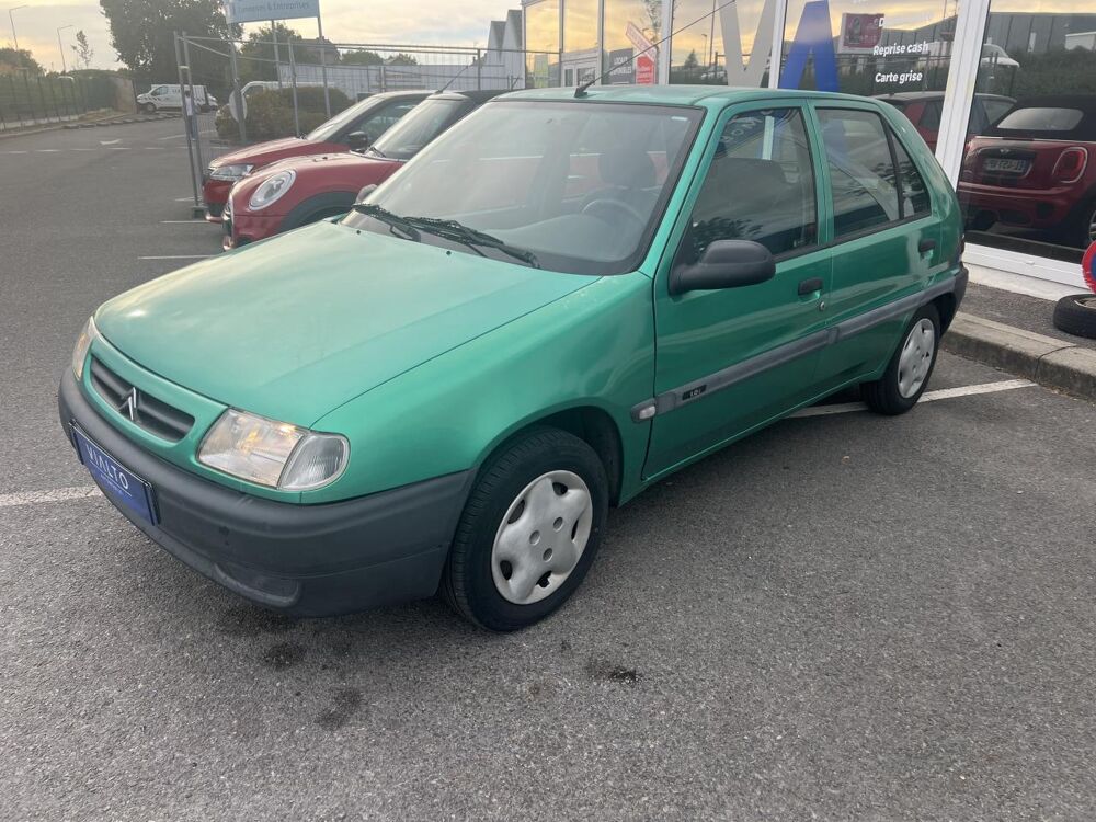 Saxo 1.0i BERLINE - 5 PORTES - 50 CV - ATTELAGE (DISTRI NEUVE) 1998 occasion 49070 Beaucouz&eacute;