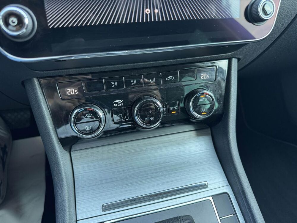 Superb BUSINESS TSI PHEV 218 DSG BREAK 2021 occasion 44700 Orvault