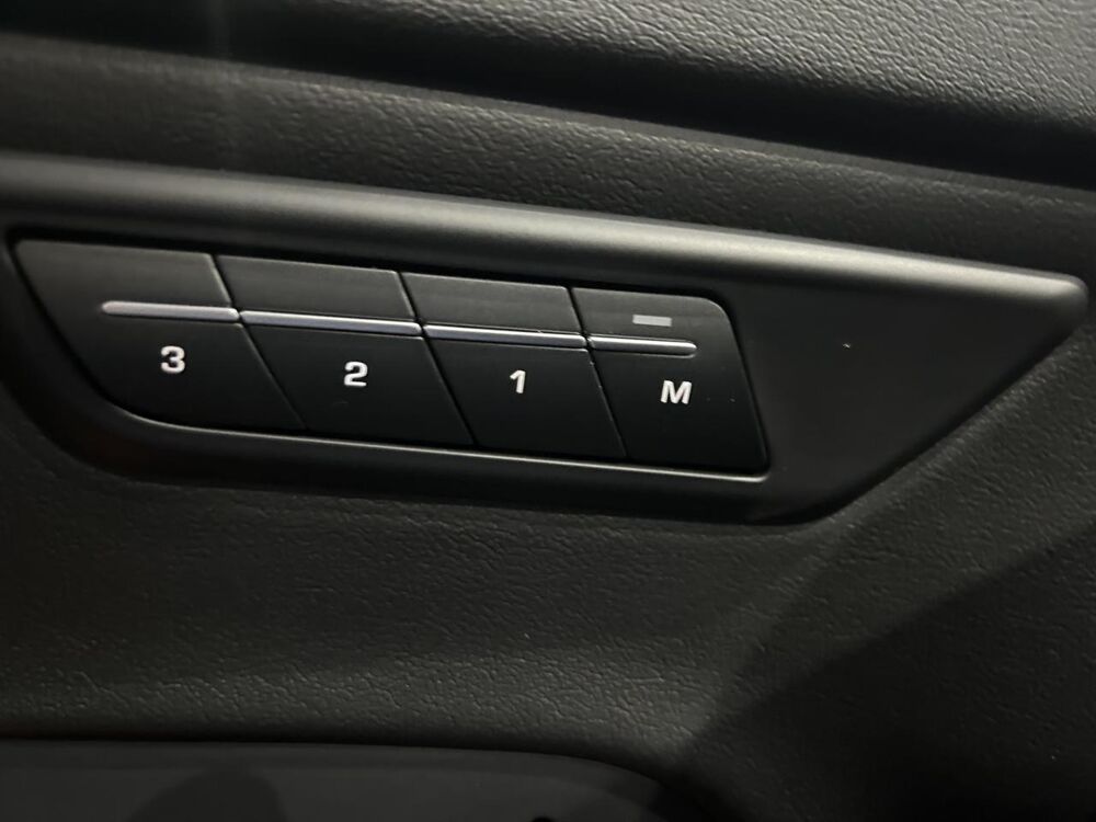 E-PACE P300e - PHEV - BVA - Stop/Start - AWD R-Dynamic Black Editi 2022 occasion 47200 Saint-Pardoux-du-Breuil