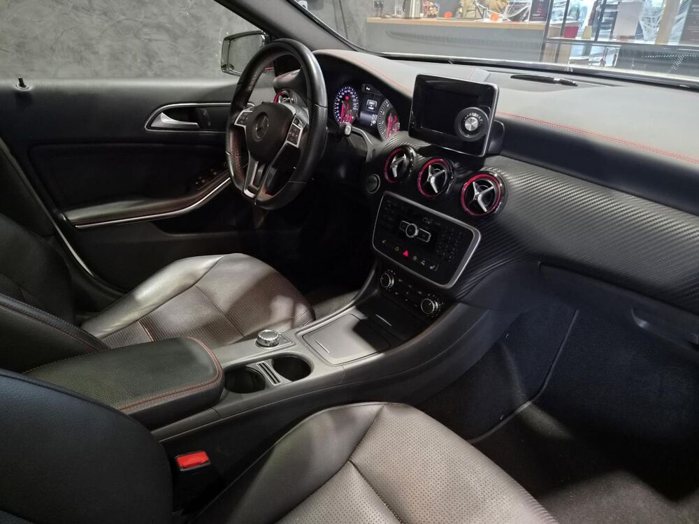 Classe A A 250 AMG - TOIT OUVRANT - CAMERA DE RECUL 2015 occasion 25300 Pontarlier