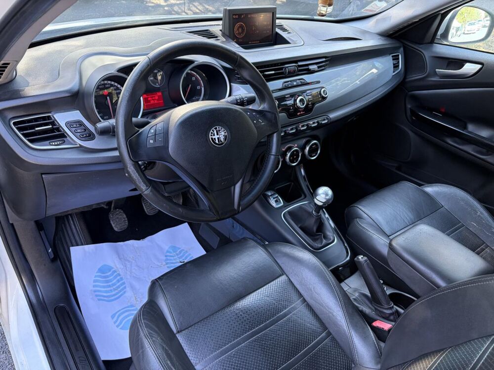 Giulietta 1.6 JTDM - 105 S/S BERLINE Exclusive / reprise possible 2012 occasion 30260 Orthoux-S&eacute;rignac-Quilhan