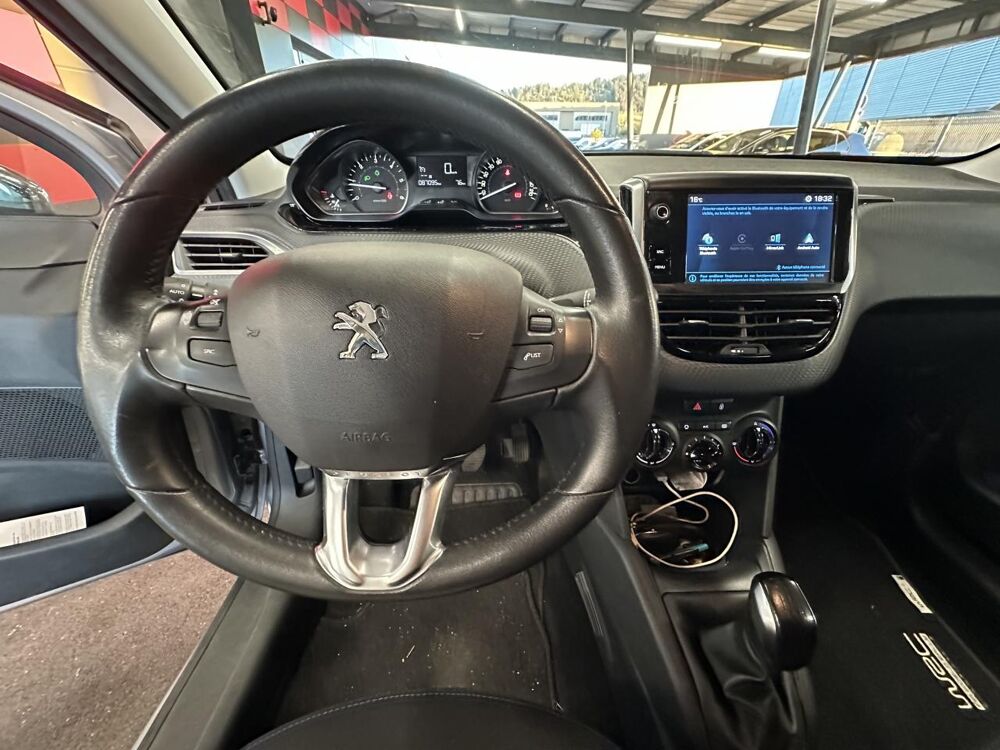 208 1.5 BlueHDi - 100 Signature - CARPLAY - ATTELAGE 2019 occasion 25300 Pontarlier
