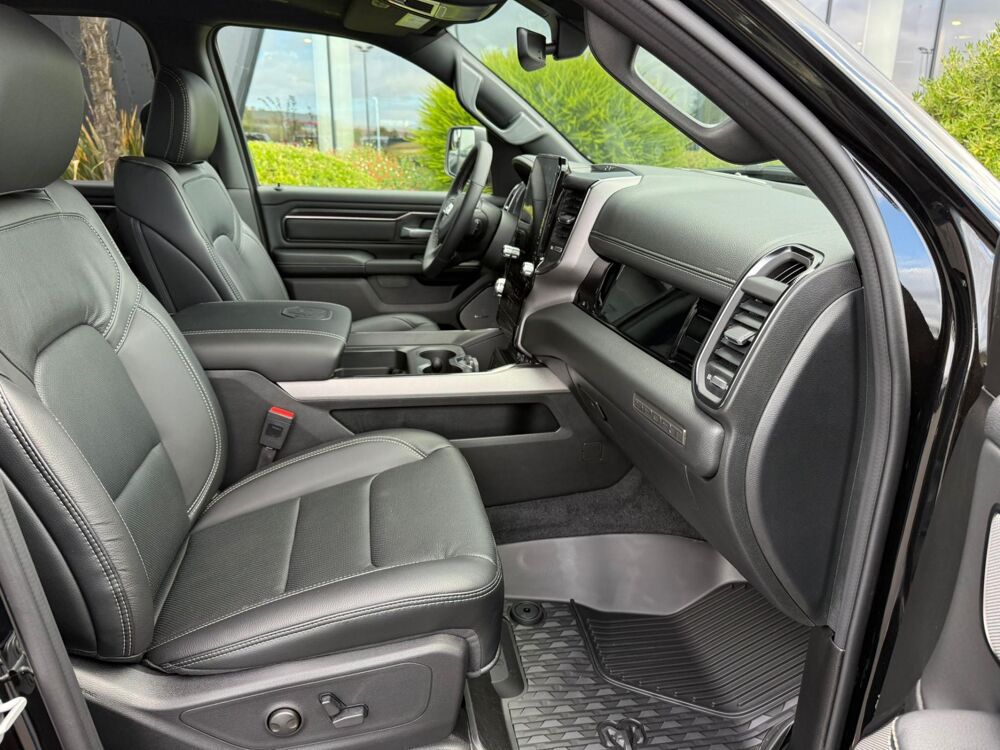RAM 1500 CREW CAB SPORT NIGHT EDITION V8 2026 occasion 91830 Le Coudray-Montceaux