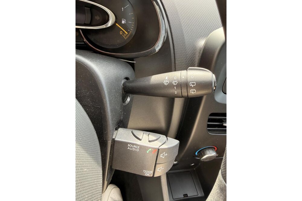 Clio 1.2 GPL - 75 BERLINE Life - REGULATEUR & LIMITEUR - BLUETOOT 2014 occasion 78760 Jouars-Pontchartrain