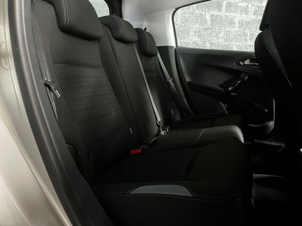 208 1.6 VTi 120CH BVA FINITION Allure MOTEUR A CHAINE - GARANTIE 2015 occasion 33700 M&eacute;rignac