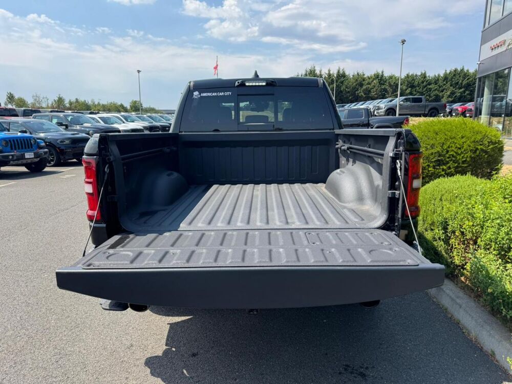 RAM 1500 CREW LAIE SPORT NIGHT EDITION AIR 2025 occasion 91830 Le Coudray-Montceaux