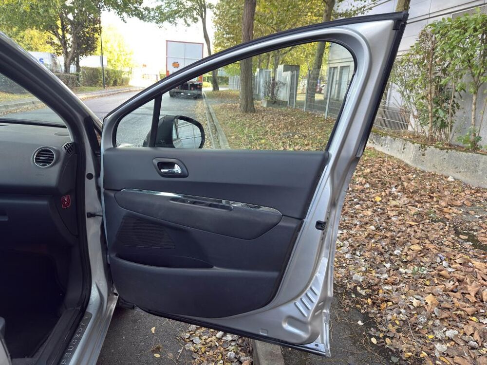 5008 1.6 e-HDi FAP - 112 - BV MP6 - 7pl Allure - DISTRIBUTION A 2013 occasion 77185 Lognes