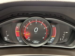 V40 Cross Country T4- 180 - BV Powershift Summum GPS + TOIT PAN 2015 occasion 19100 Brive-la-Gaillarde