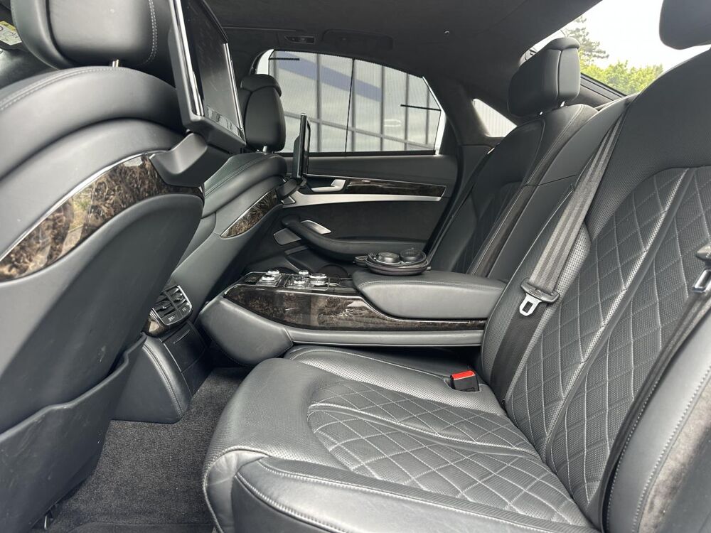 S8 Plus Quattro 4.0 V8 TFSI - BVA Tiptronic - GARANTIE 12 MOIS 2016 occasion 33450 Montussan