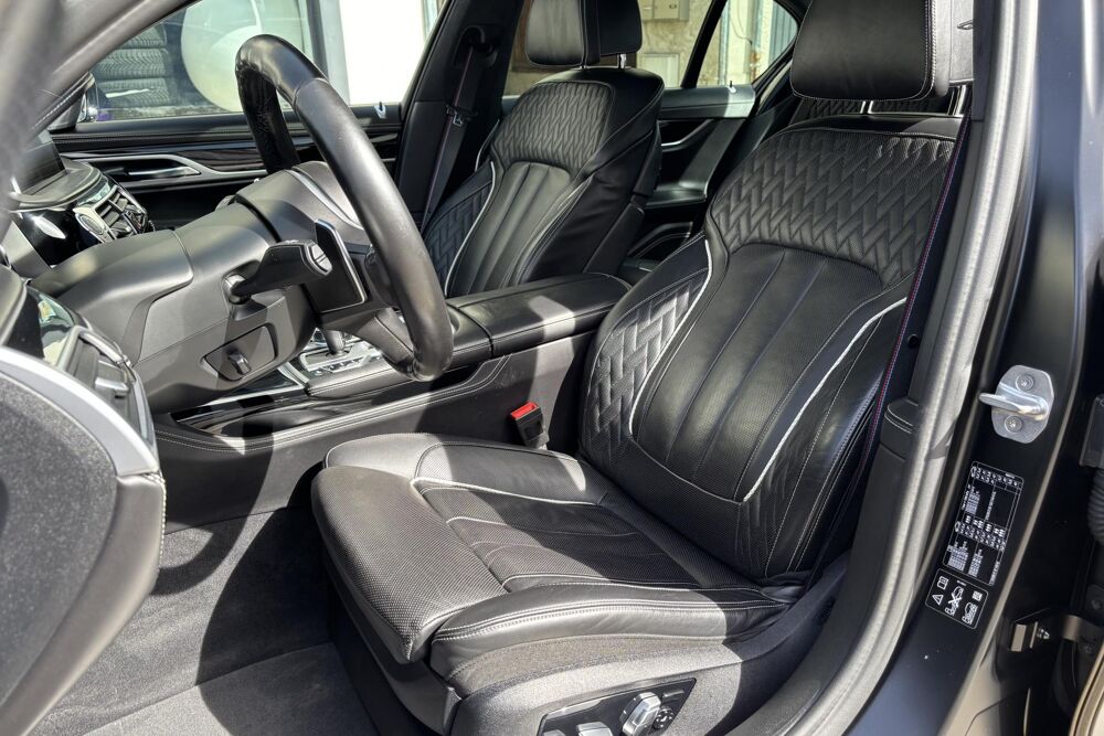 S&eacute;rie 7 730d M Sport xDrive Individual Black Fire - Rare & Sur&eacute;quip&eacute; 2019 occasion 78760 Jouars-Pontchartrain