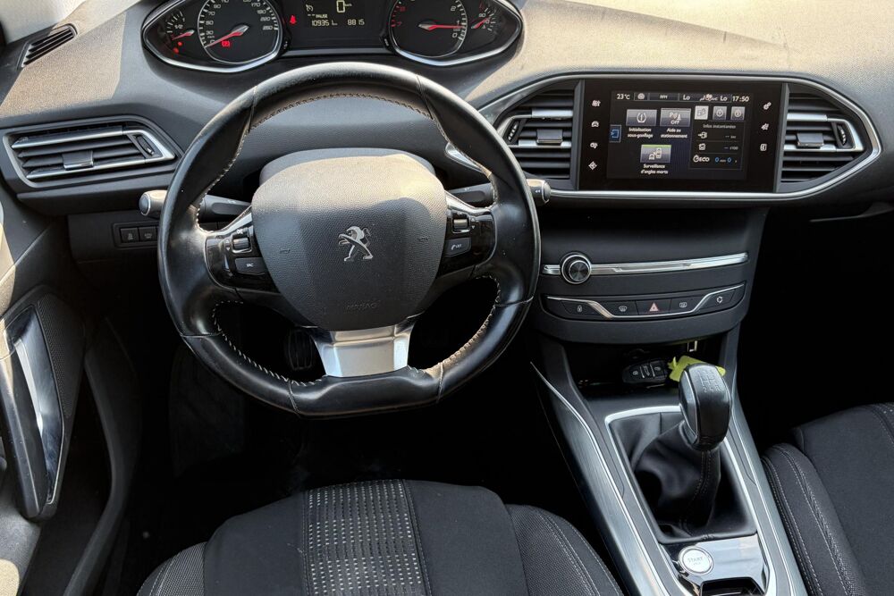 308 II 1.2 PURETECH 130 ALLURE ? GPS ? CAM&Eacute;RA ? PARK ASSIST 2017 occasion 78760 Jouars-Pontchartrain