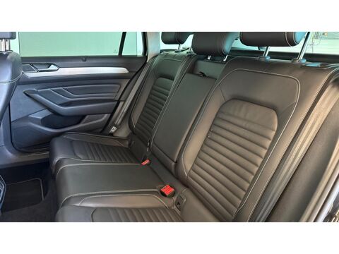 Passat SW 2.0 - 150 - BREAK Elegance / ATTELAGE / CARPLAY / TOIT O 2021 occasion 17600 Saujon