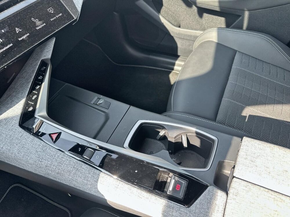 3008 1.2 hybrid 145 gt e-dcs6 2025 occasion 85150 Les Achards