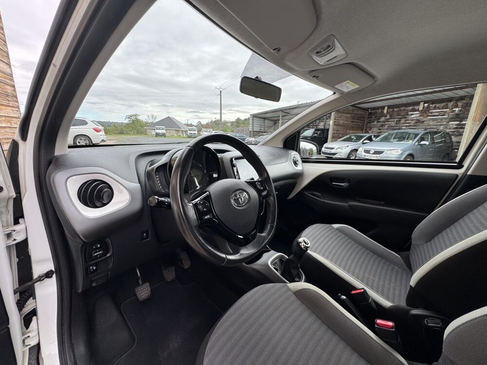 Aygo 1.0 VVT-i II 2014 x-play PHASE 2 2019 occasion 19100 Brive-la-Gaillarde