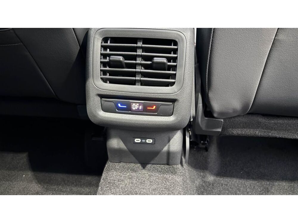 T-ROC 1.5 eTSI 150 DSG R-Line +IQ LIGHT+T.OUVR+PACK BLACK 2026 occasion 81580 Soual