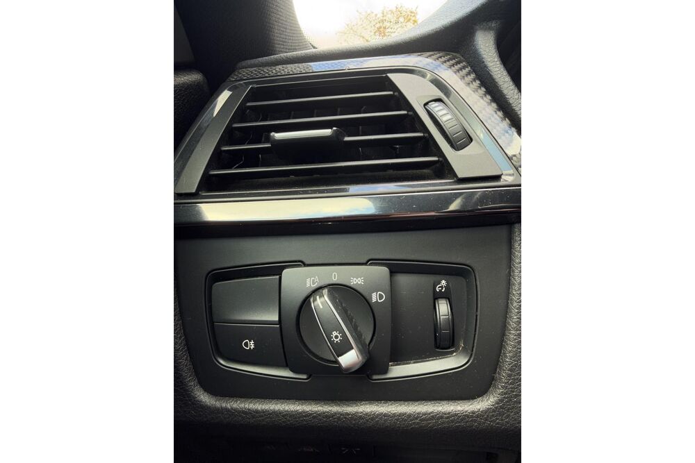 M4 F82 COUP&Eacute;-431 CH-DKG-PACK CARBONE-HARMAN KARDON-CUIR ROUGE 2015 occasion 78760 Jouars-Pontchartrain