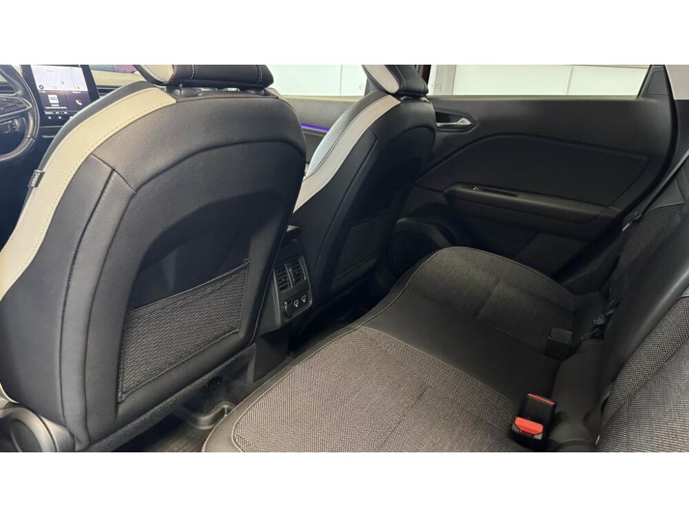 Captur 1.6 E-Tech 145 - Camera 360 - Volant Chauffant - Entretien 2024 occasion 60740 Saint-Maximin