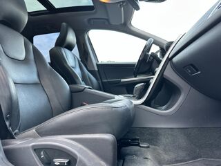 XC60 D4 AWD 181CH BVA GEARTRONIC XENIUM ENTRETIEN A JOUR - GARAN 2013 occasion 33450 Montussan