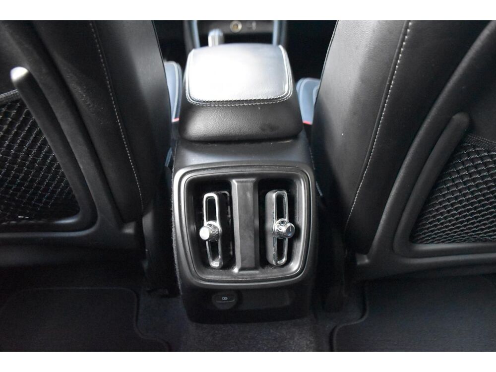 XC40 D4 AWD AdBlue - 190 - BVA Geartronic Momentum 2018 occasion 06250 Mougins