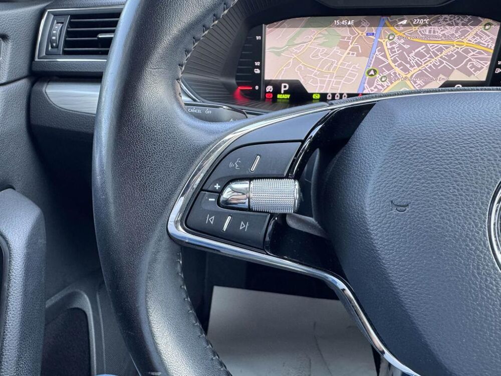 Superb BUSINESS TSI PHEV 218 DSG BREAK 2021 occasion 44700 Orvault