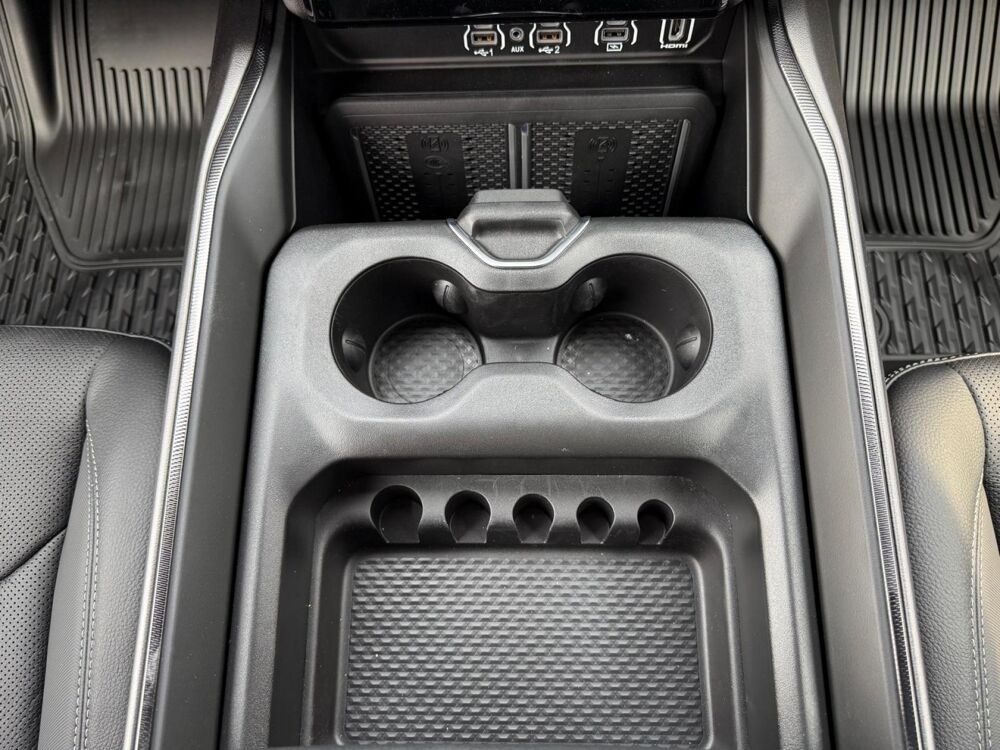 RAM 1500 CREW CAB REBEL AIR HAYON MULTI V8 2026 occasion 91830 Le Coudray-Montceaux
