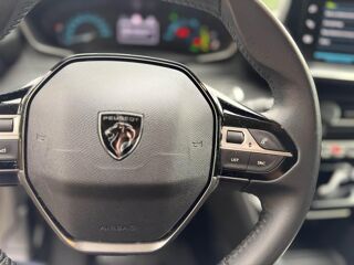 208 ALLURE 136CH 50KWH - RADARS - CARPLAY - PHASE 2 2024 occasion 13760 Saint-Cannat