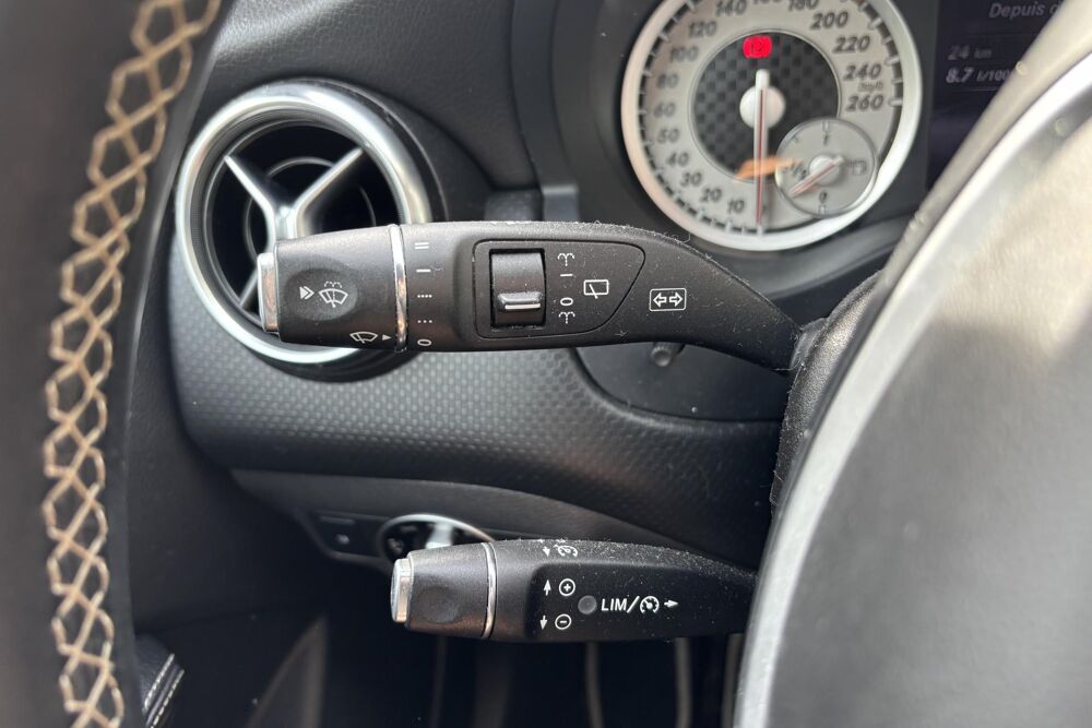 Classe A Mercedes-Benz A 180 D BVA - CarPlay - Cam&eacute;ra de recul 2013 occasion 78760 Jouars-Pontchartrain