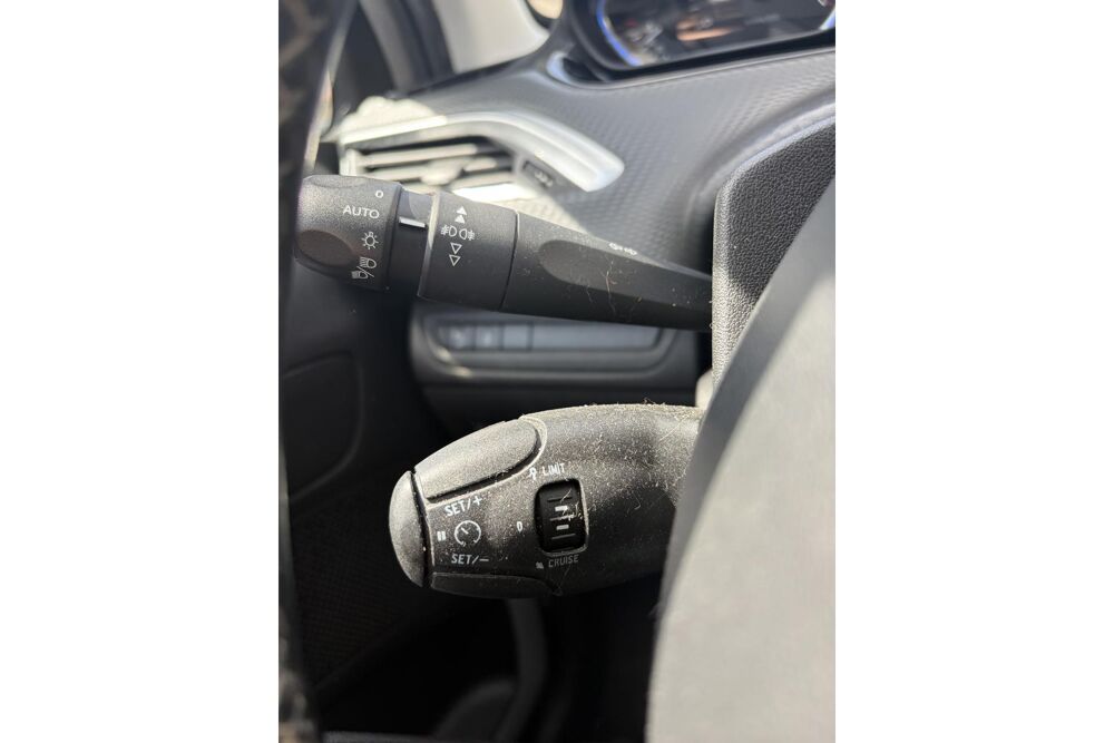 2008 1.2i - 82 Allure PHASE 2 - CARPLAY - ENTRETIEN PEUGEOT 2017 occasion 78760 Jouars-Pontchartrain