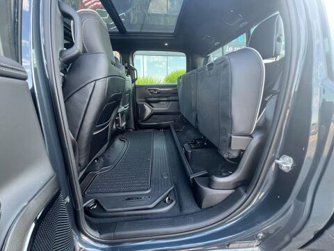 RAM 1500 CREW LIMITED NIGHT EDITION BOX HAYON MULTI V8 5,7L 2026 occasion 91830 Le Coudray-Montceaux