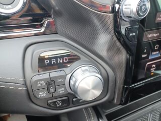 RAM 1500 CREW LIMITED NIGHT EDITION BOX HAYON MULTI V8 5,7L 2026 occasion 91830 Le Coudray-Montceaux