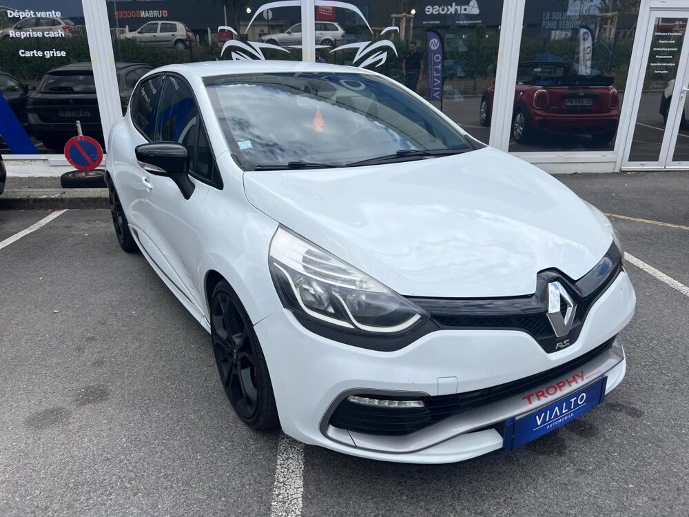 Clio IV R.S. Trophy 1.6 - 220 EDC6 2015 occasion 49070 Beaucouz&eacute;