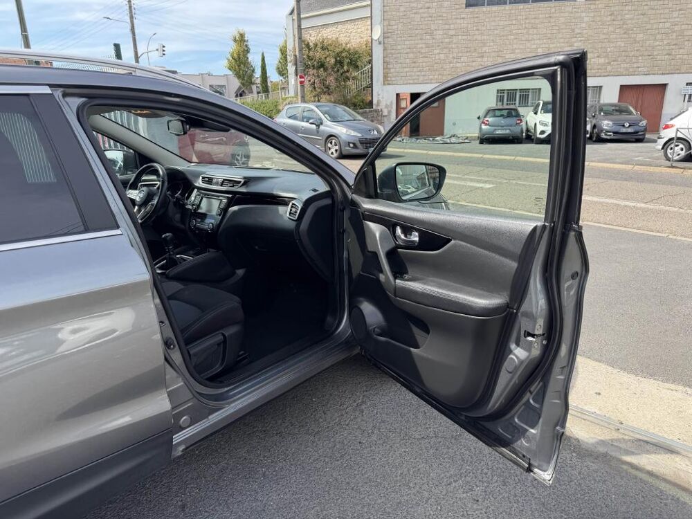 Qashqai 1.5 dCi - 115 N-Connecta gps + clim + camera AR et 360 + Rad 2020 occasion 19100 Brive-la-Gaillarde