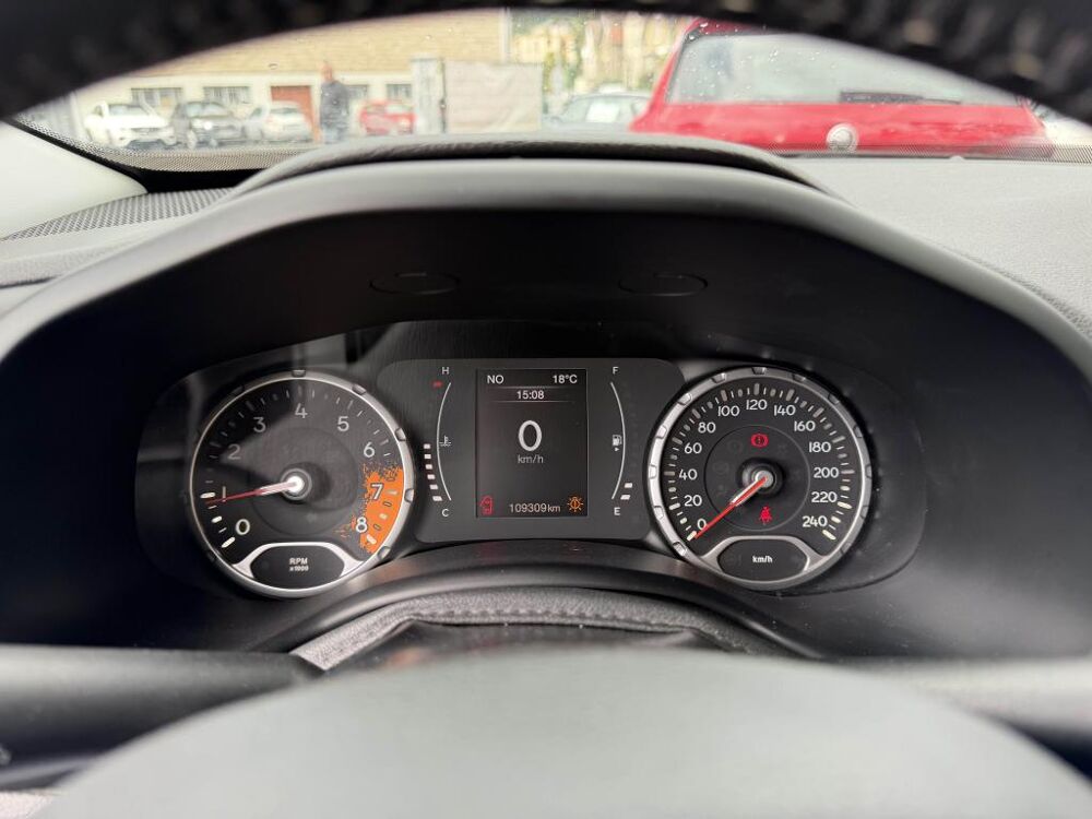 Renegade 1.4 MultiAir - 140 4x2 Limited gps + clim + radar AR 2017 occasion 19100 Brive-la-Gaillarde