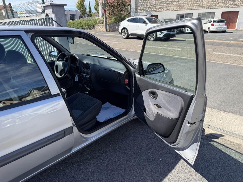 Saxo 1.4 - 75 BVA Exclusive 2000 occasion 19100 Brive-la-Gaillarde