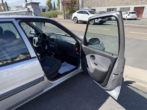 Saxo 1.4 - 75 BVA Exclusive 2000 occasion 19100 Brive-la-Gaillarde