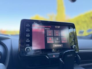 Yaris DESIGN Hybrid 116Ch - CAM - TOIT PANO - CARPLAY - REGULATEUR 2021 occasion 13760 Saint-Cannat