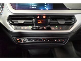 S&eacute;rie 1 116i - BV DKG BERLINE F40 Business Design 2022 occasion 77100 Meaux