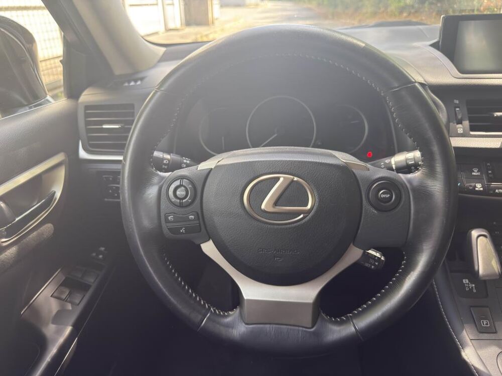 CT 200h - BV E-CVT 200H F Sport PHASE 2 2016 occasion 77185 Lognes