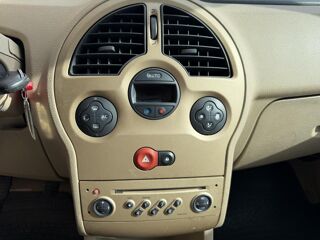 Modus 1.5 dCi - 80 Luxe Privil&egrave;ge PHASE 1 2004 occasion 19100 Brive-la-Gaillarde