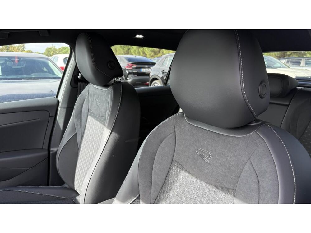 T-ROC 1.5 eTSI 150 DSG R-Line +ATTELAGE+IQ LIGHT+HARMAN KARDON+T.O 2026 occasion 81580 Soual