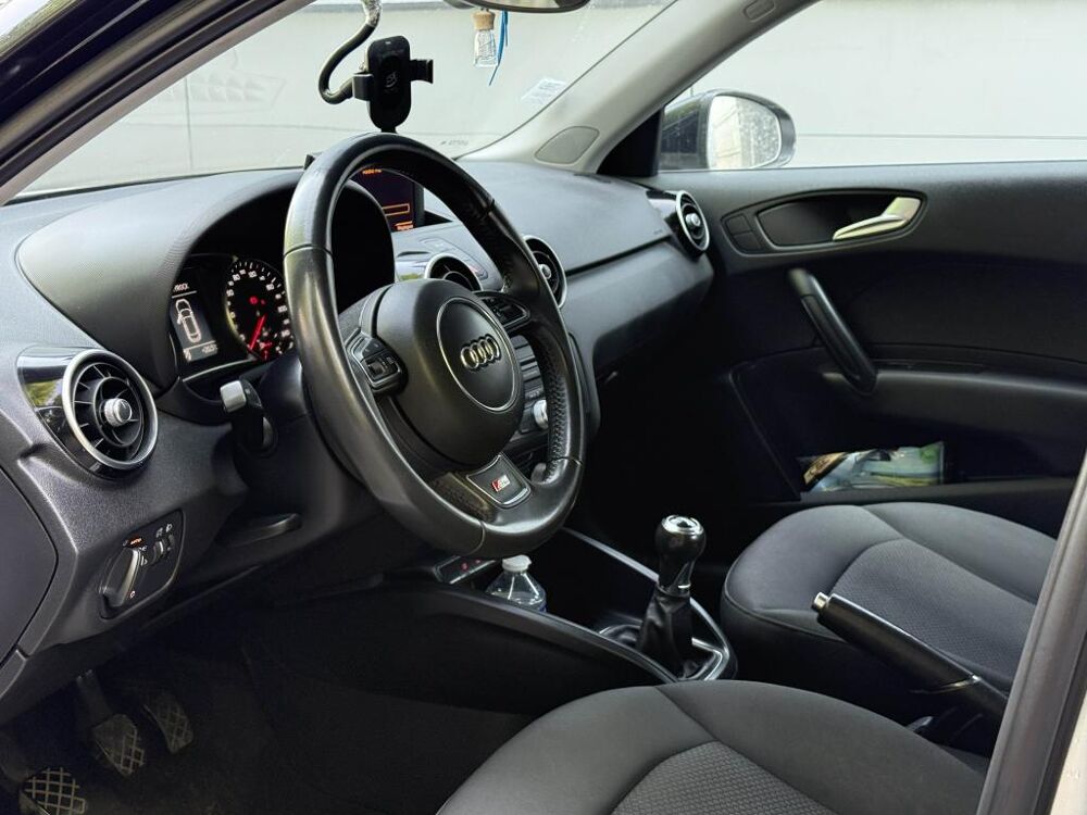 A1 Sportback 1.2 TFSI - 86 - Start/Stop SPORTBACK S line PHASE 2013 occasion 77185 Lognes