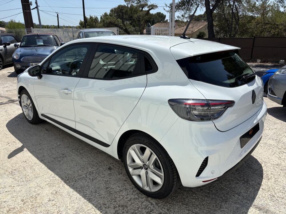 Clio 1.6 E-Tech Hybride - 145 - BVA multi-modes V BERLINE Evolut 2024 occasion 83490 Le Muy