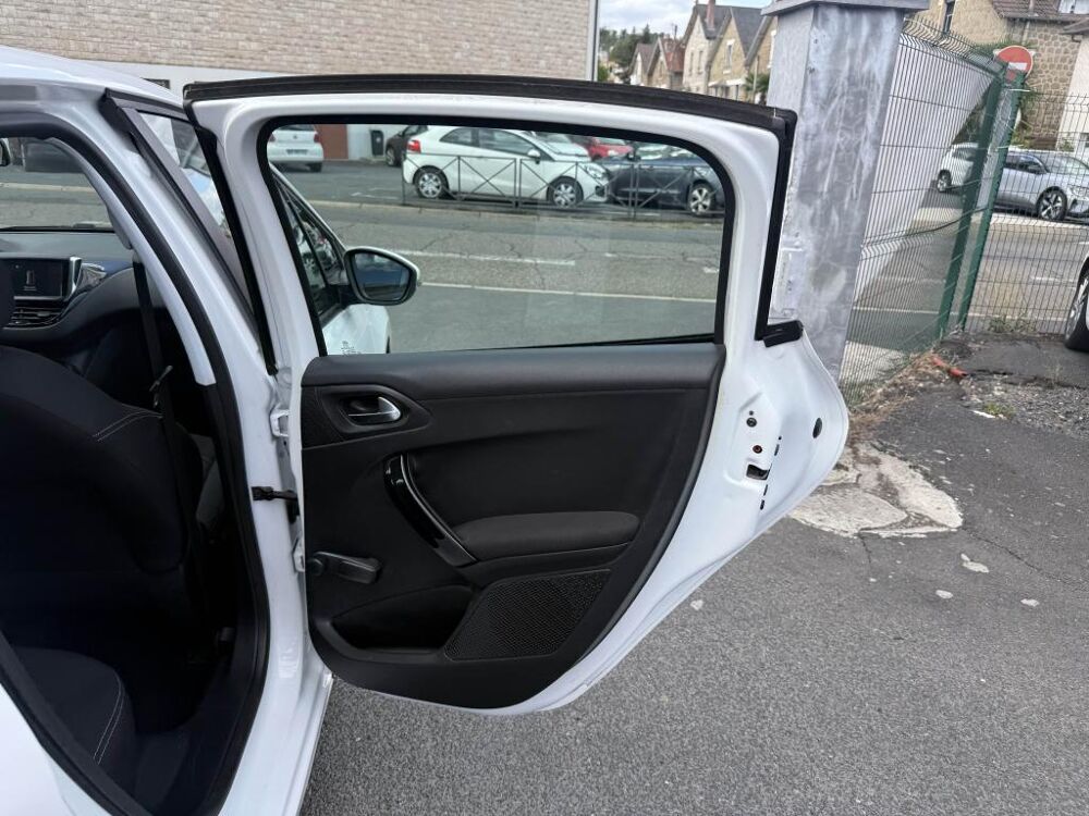 208 1.6 BlueHDi - 100 Allure gps + clim + Radar AR 2016 occasion 19100 Brive-la-Gaillarde